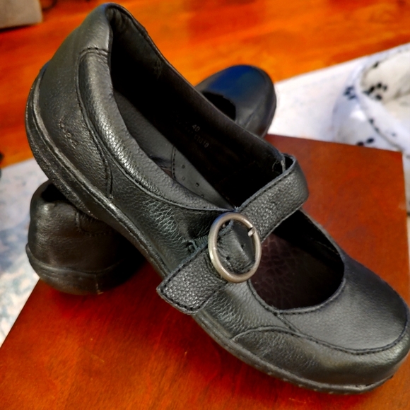 Born BC3647 Black Adjustable Strap Mary Jane Flat Shoes - Picture 1 of 7